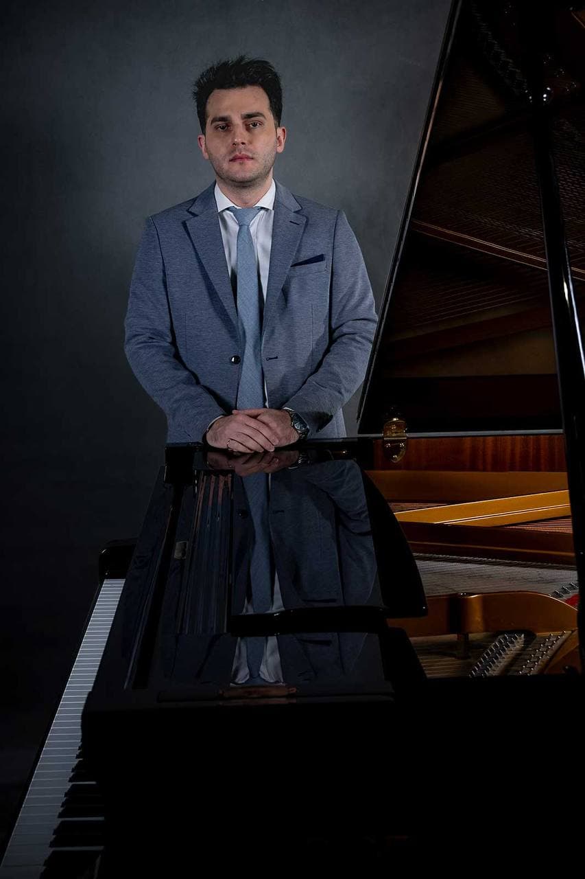 پوریا پیرزاده